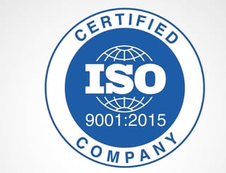 ISO 9001:2015 Certified Company badge con círculo azul y diseño de globo